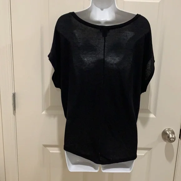 Old Navy Black Tee L - Picture 3 of 4